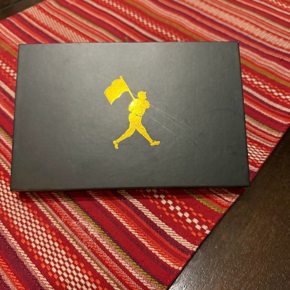 Baseballism Retired Leather Catcher’s Mitt Keychain - Picture 2 of 4